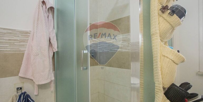 20250929212720-989111-21