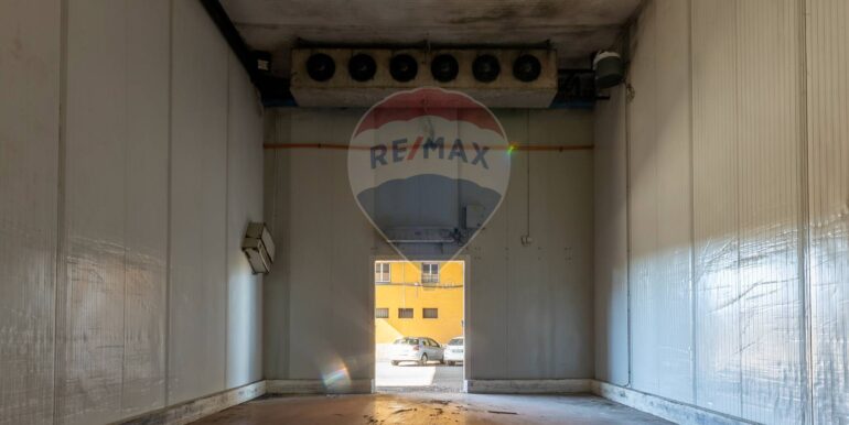 20251001102338-986652-17