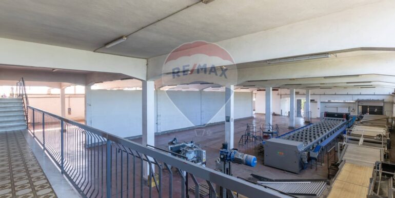 20251001102406-986652-23