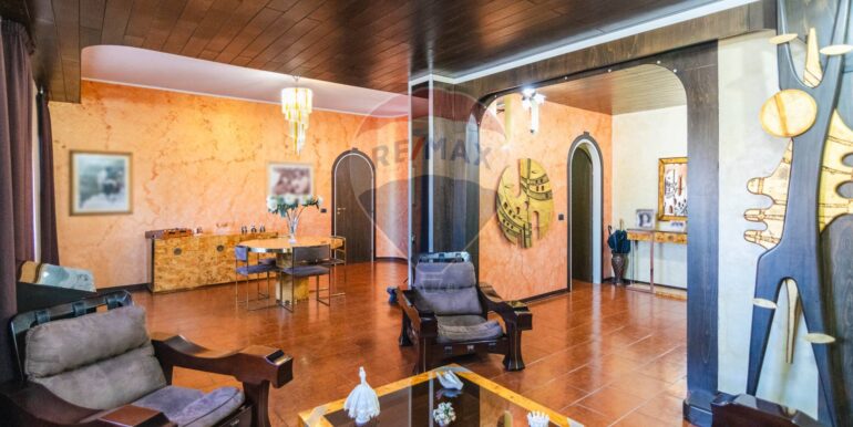 20251001103730-990820-4