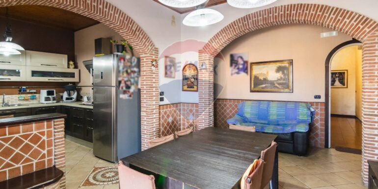 20251001103835-990820-21