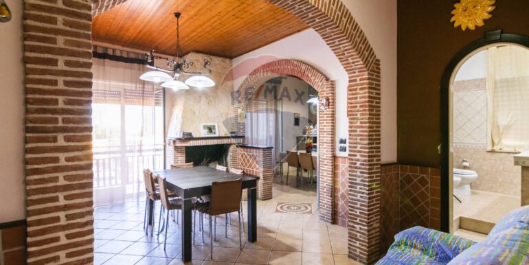 20251001103839-990820-22