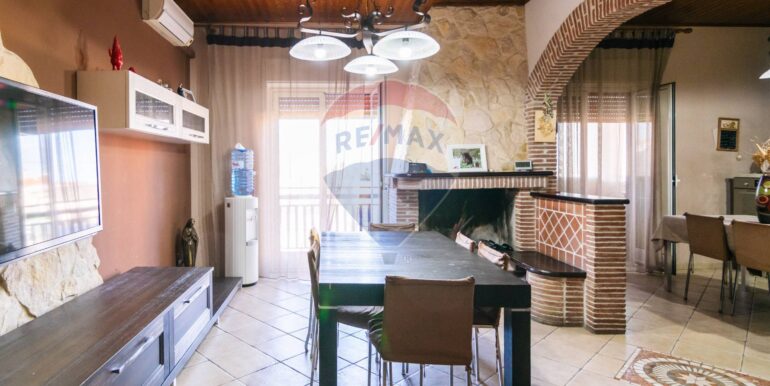 20251001103843-990820-23