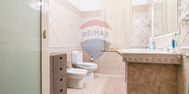 20251001103846-990820-24