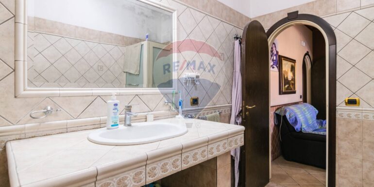 20251001103856-990820-27