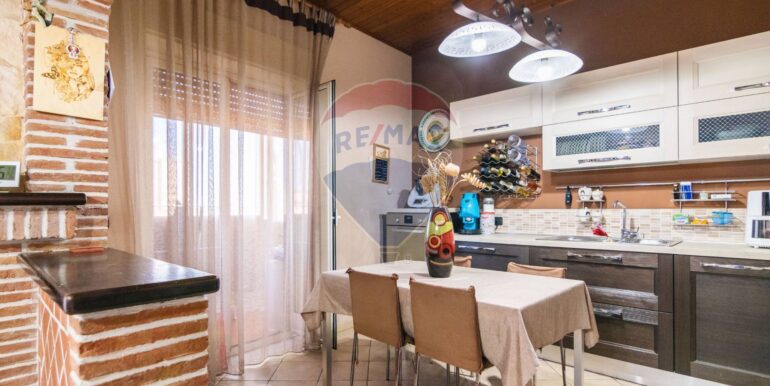 20251001103909-990820-30