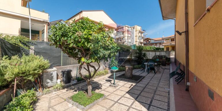 20251001104517-990824-1