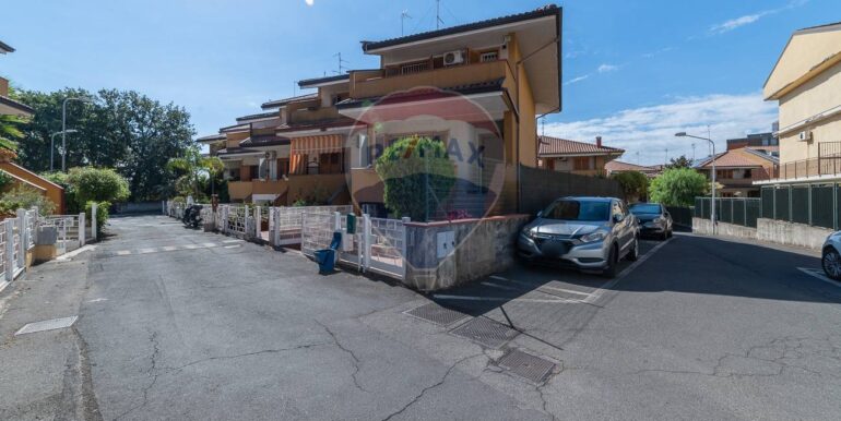 20251001104524-990824-3