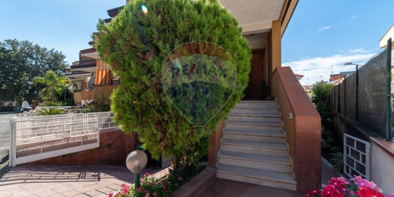 20251001104534-990824-6