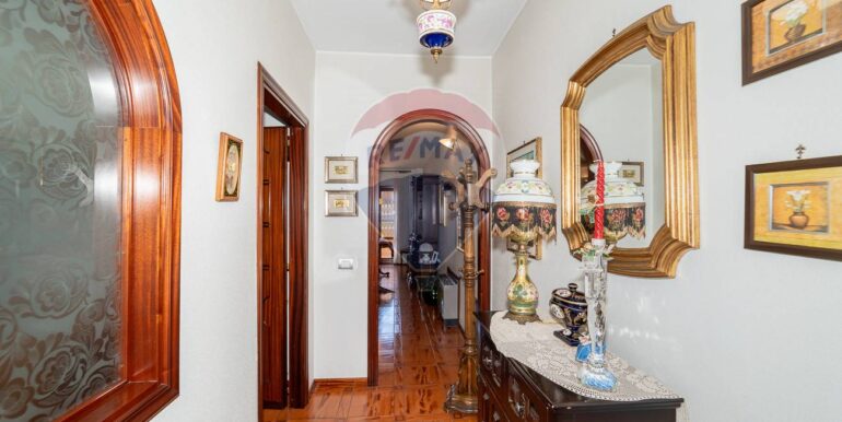 20251001104554-990824-12