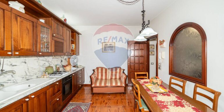 20251001104605-990824-15