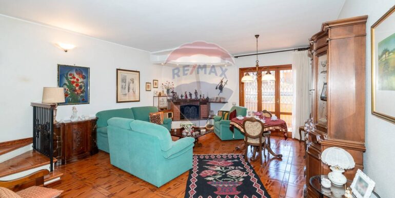 20251001104609-990824-16