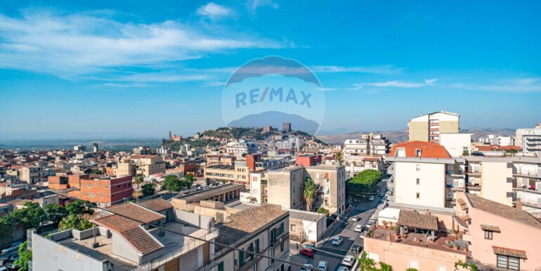 20251001111110-990839-1