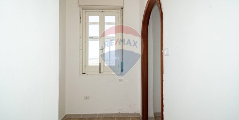 20251001111113-990839-9