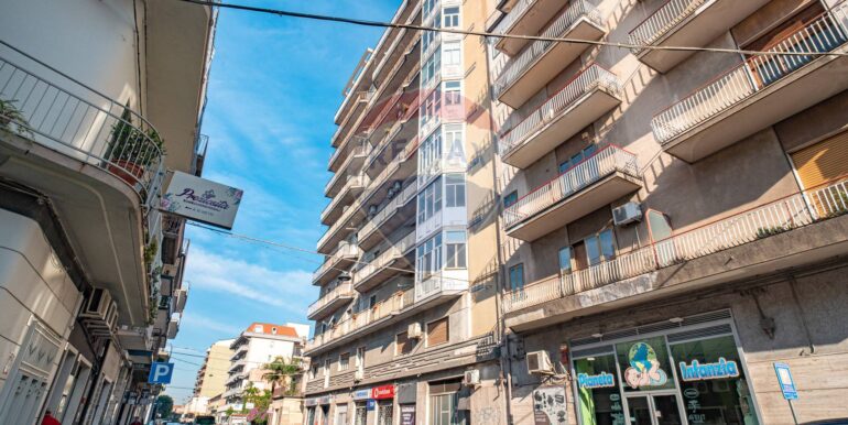 20251001111114-990839-12