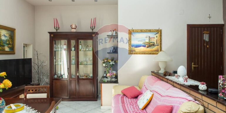 20251001111458-990816-11