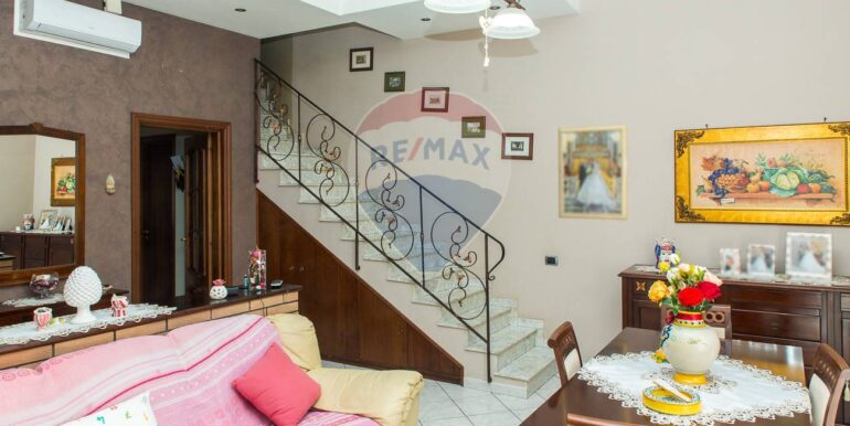 20251001111510-990816-14