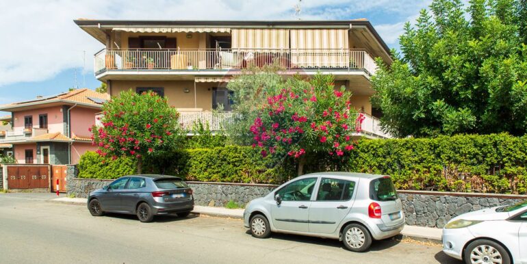 20251001121633-990878-1