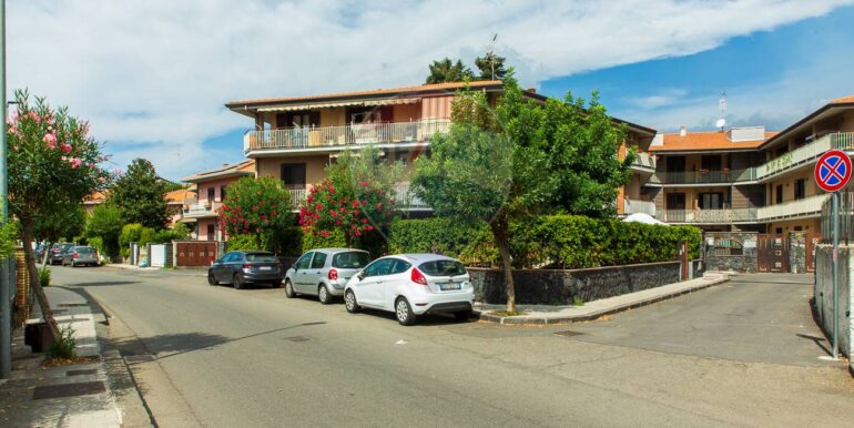 20251001121648-990878-4