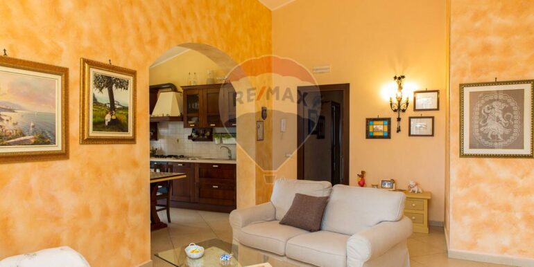 20251001121718-990878-12