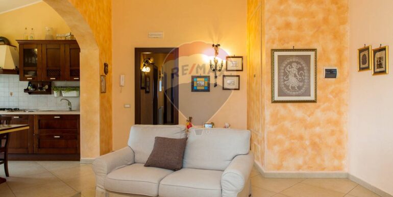 20251001121722-990878-13