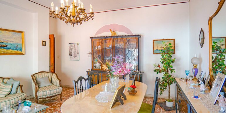 20251001182651-990963-1