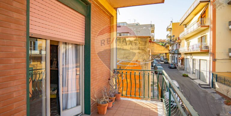 20251001182712-990963-4