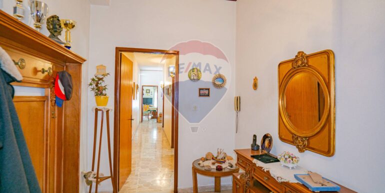 20251001182724-990963-6