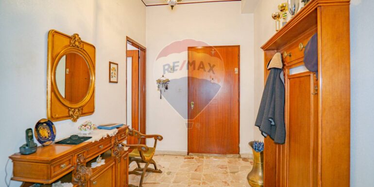 20251001182730-990963-7