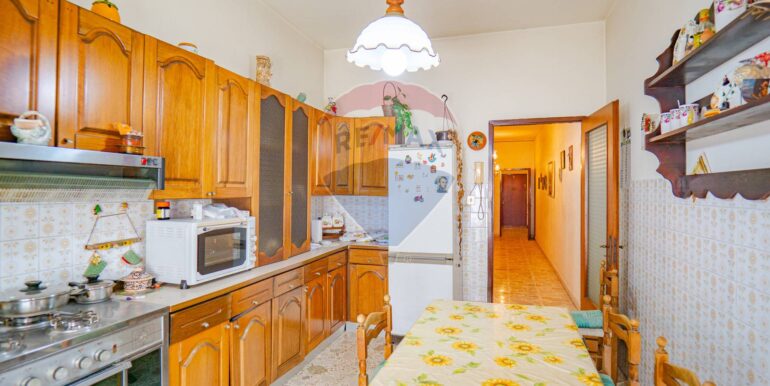 20251001182811-990963-14