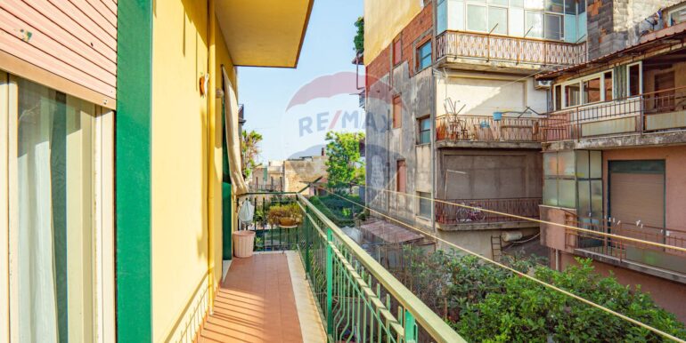 20251001182837-990963-18