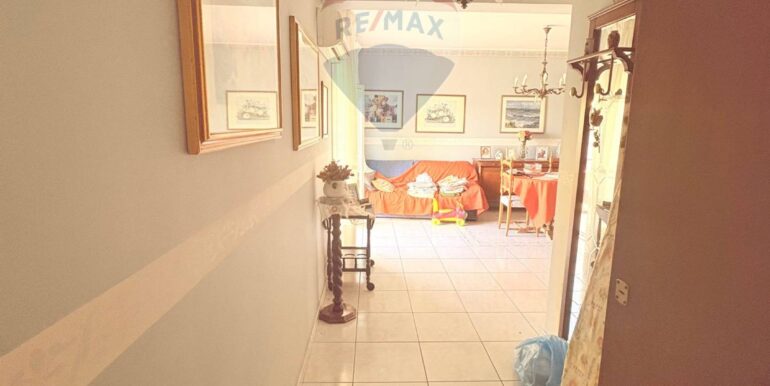 20251001190235-991038-9