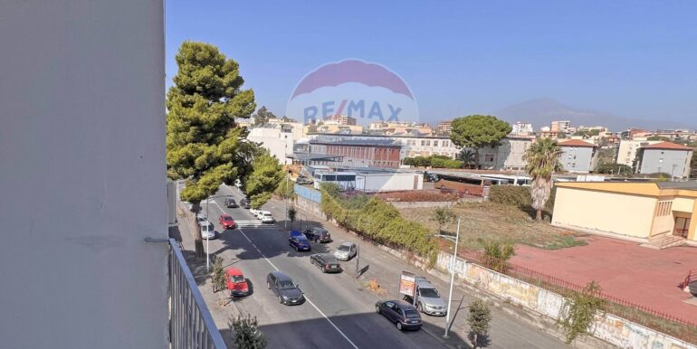 2025100191937-990807-12