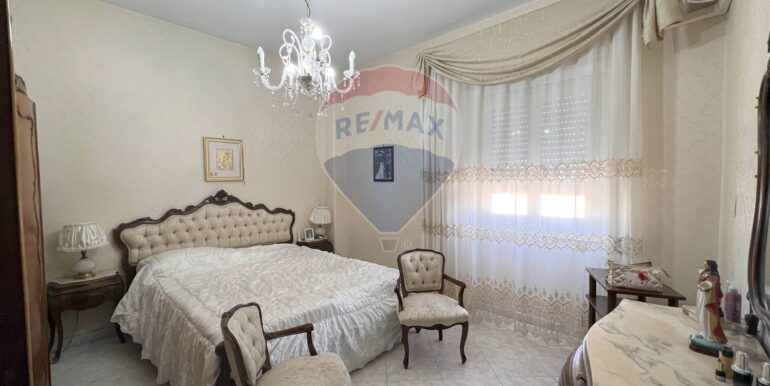 2025100191951-990807-16