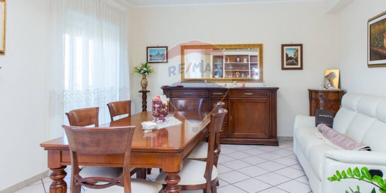 20251002103507-990996-12