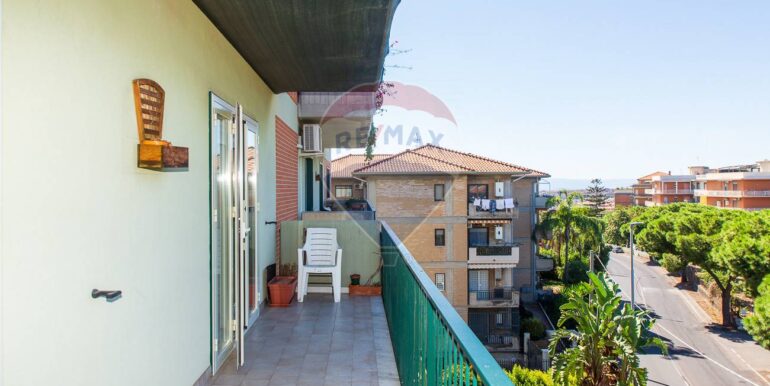 20251002103537-990996-21