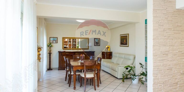 20251002103539-990996-22