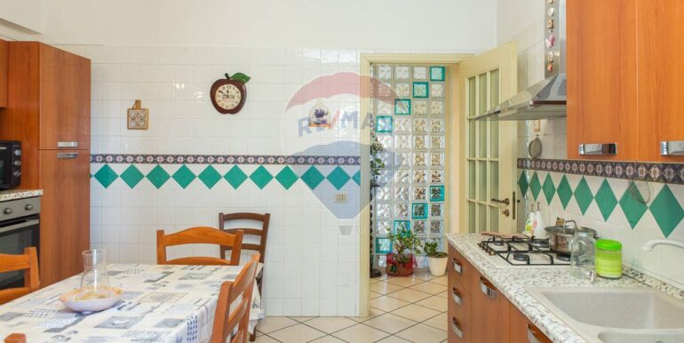 20251002103605-990996-29