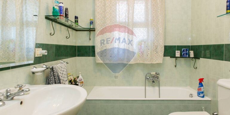 20251002103639-990996-36