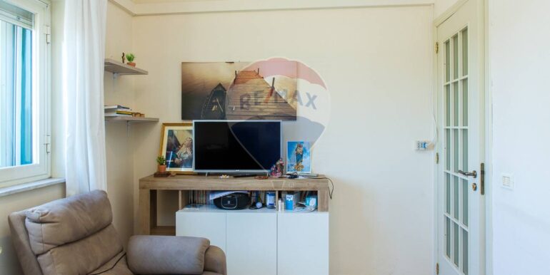 20251002103655-990996-40