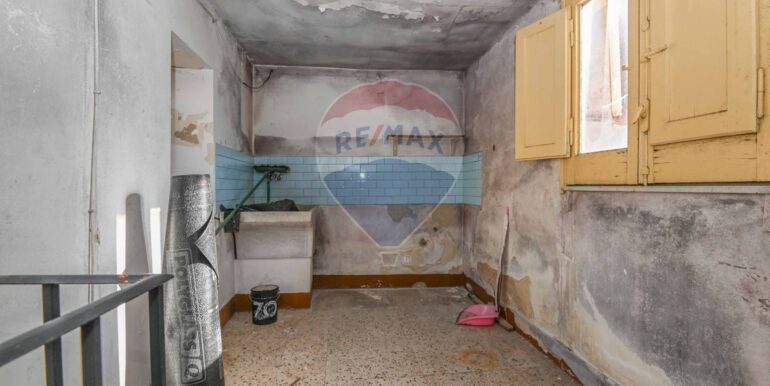 20251002115427-988934-8