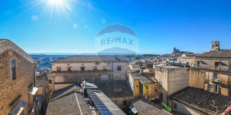 20251002115439-988934-12