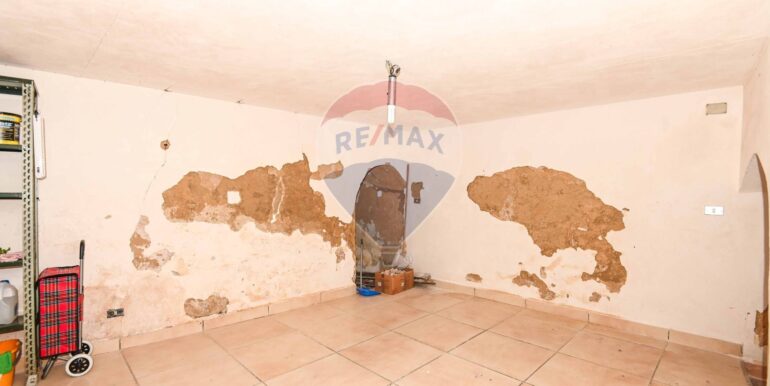 20251002115503-988934-21