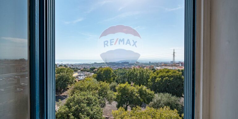 20251002120547-991157-18