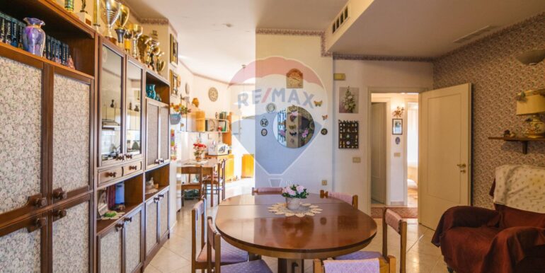 20251002121128-991158-6