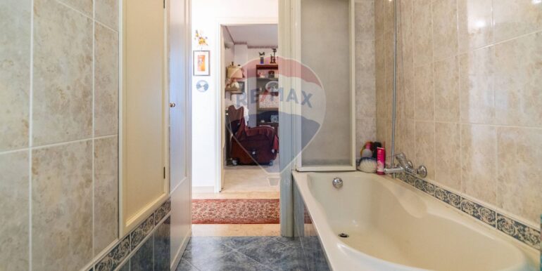 20251002121156-991158-12