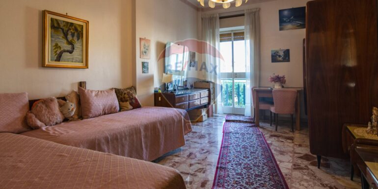 20251002121200-991158-13