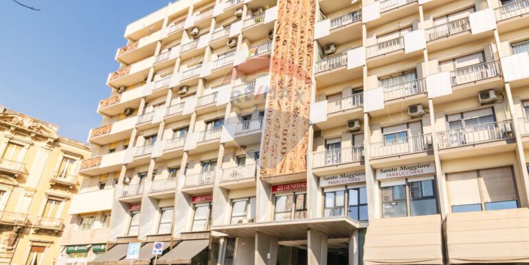 20251002122049-991158-32