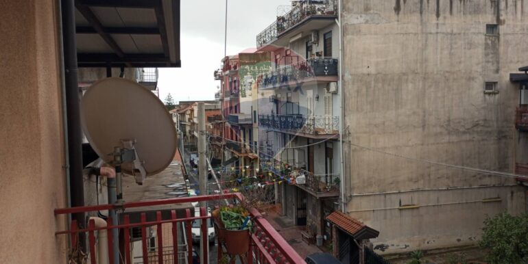 20251002204748-991301-0