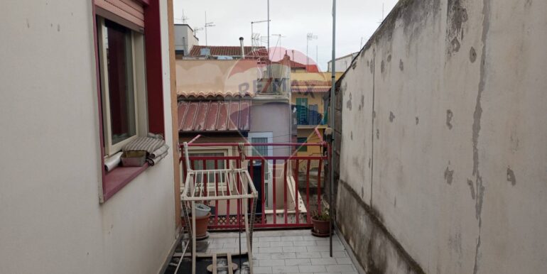 20251002204749-991301-7